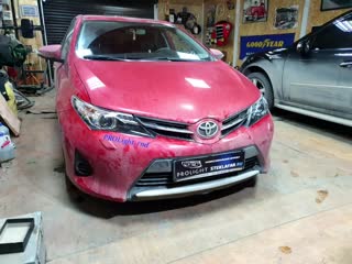 Тойота аурис снимаем фару. Crown s150 замена габаритных лампочек. Лампы ксенон приус 30. Фара toyota auris. Тойота аурис снимаем фару.