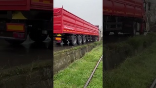 Новый полуприцеп зерновоз трехосный стоимостью менее 3х миллионов рублей