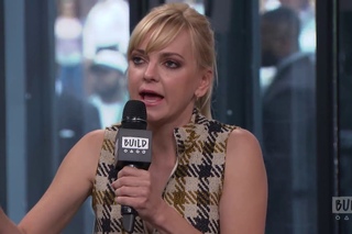 Anna Faris Loves Working With Allison Janney