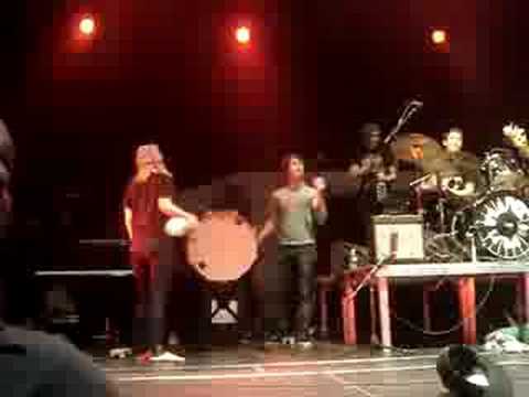 HAYLEY WILLIAMS, JOSH FARRO, TAYLOR YORK WITH PAPER ROUTE AND PHANTOM PLANET ( ALEX CROWD