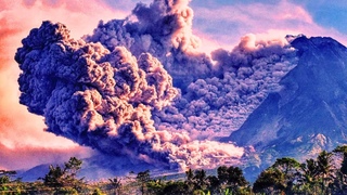 Doomsday volcano, yellow smoke cloud in Indiana and other events in the world