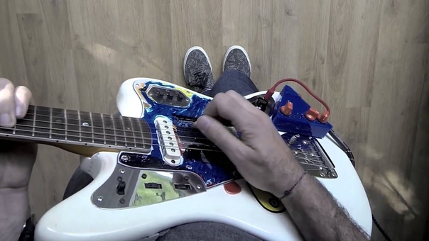 Principi Attivi 2012 Tenten Triangle + Fender Jaguar