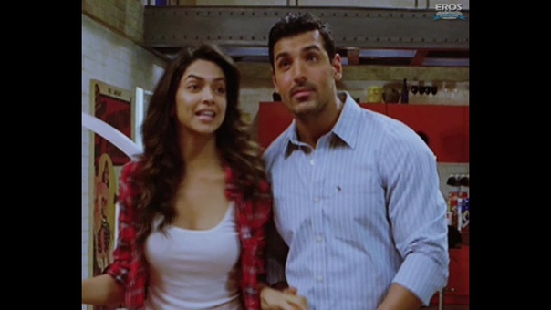 Deepika wants a life of luxury, Desi