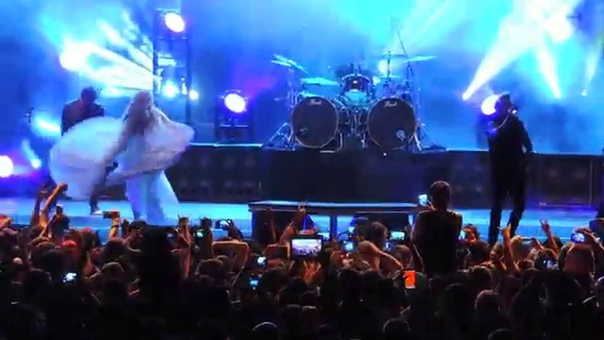 Papa Roach ft. Maria Brink , Gravity, Live at the 2015 FMX Big Purple