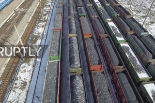 Ukraine: Drone captures hundreds of coal carts blocked from leaving Donbass