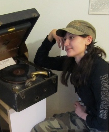 №105, Лия Волк №105, Лия Волк