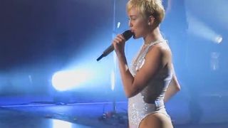 Miley Cyrus - Hound Dog (Elvis Presley Cover)