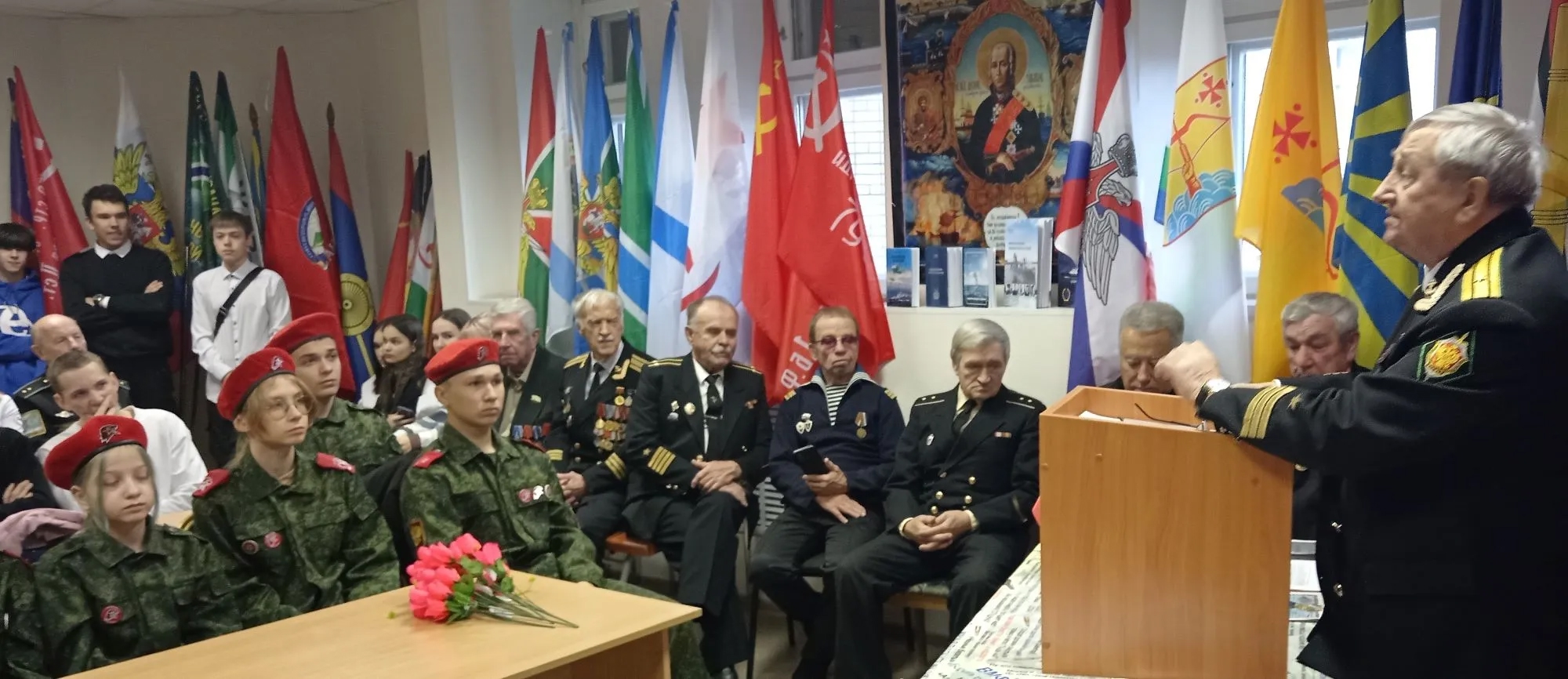 В КИРОВЕ ВПЕРВЫЕ ОТМЕТИЛИ ДЕНЬ МОРЯКА-НАДВОДНИКА.