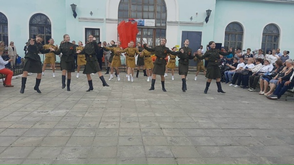 Со всех уголков Вольского района приехали семьи с...