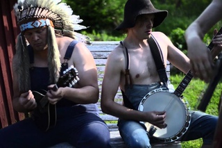 The Trooper by Steve’n’Seagulls (LIVE)