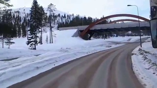 Linjalla Sodankylä-Pyhätunturi-Kemijärvi. Hugo Bullari kuskina.