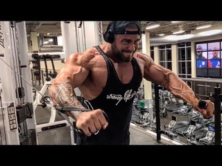 Quick Chest Pump - What I Do For Cardio This Far Out